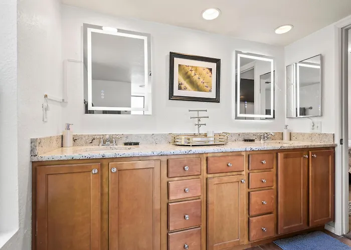 Luxurious Gated In Sabino Cyn, Style Living