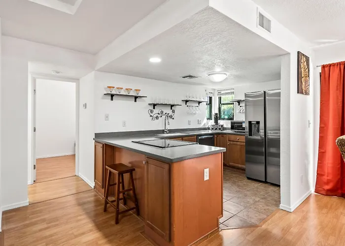 Holiday home Luxurious Gated In Sabino Cyn, Style Living *