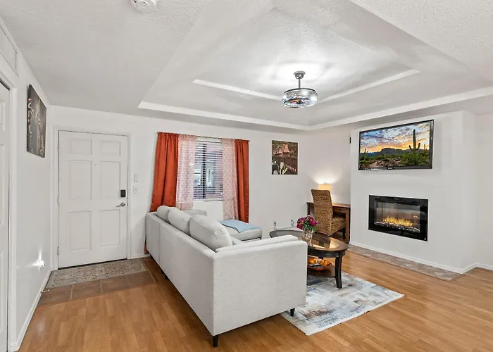 Luxurious Gated In Sabino Cyn, Style Living *