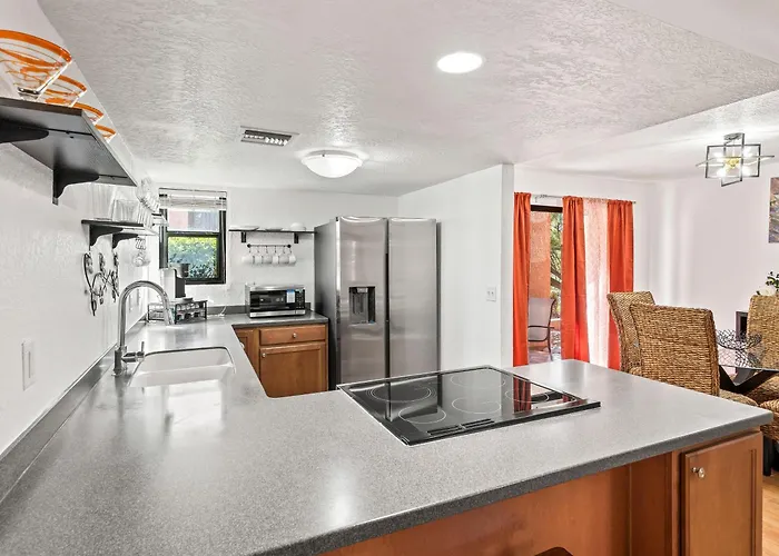 Holiday home Luxurious Gated In Sabino Cyn, Style Living