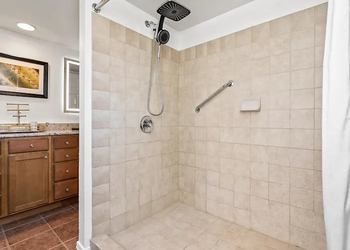 Luxurious Gated In Sabino Cyn, Style Living