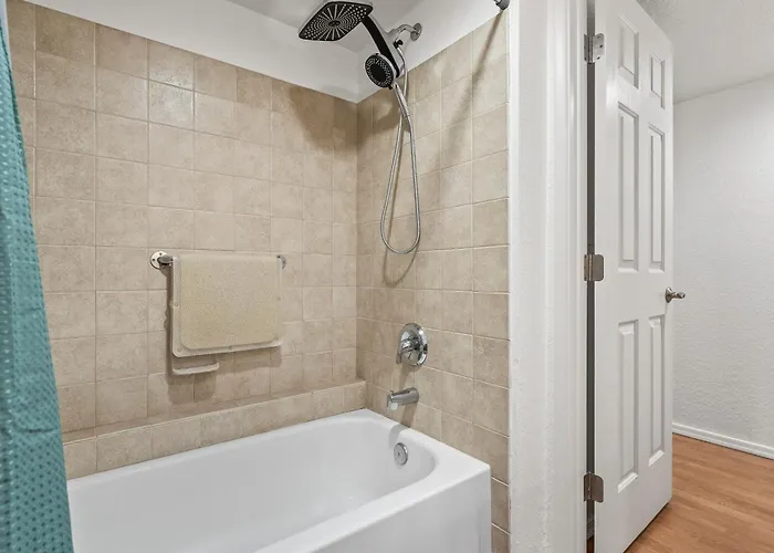 Holiday home Luxurious Gated In Sabino Cyn, Style Living