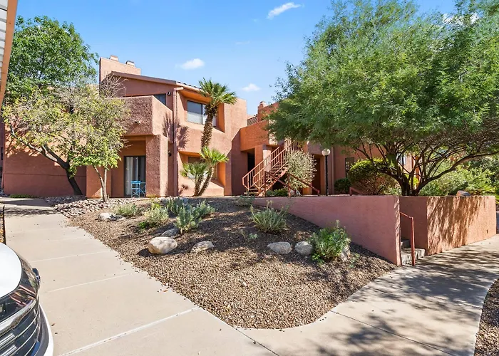 Luxurious Gated In Sabino Cyn, Style Living