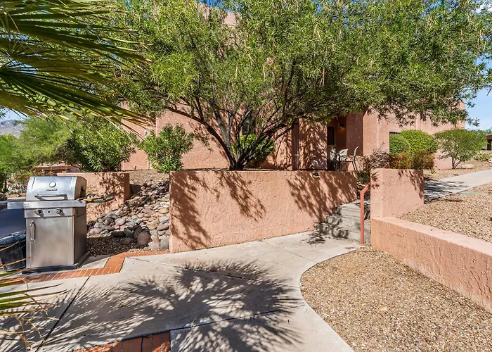 Luxurious Gated In Sabino Cyn, Style Living *